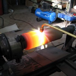 Газопламенное напыление с оплавлением рабочей поверхности плунжера